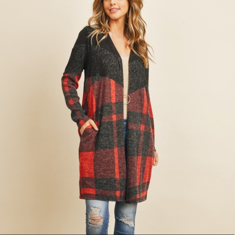 ❤️NEW M Red Gray Plaid V Color Block Cardigan Sweater - Picture 2 of 11